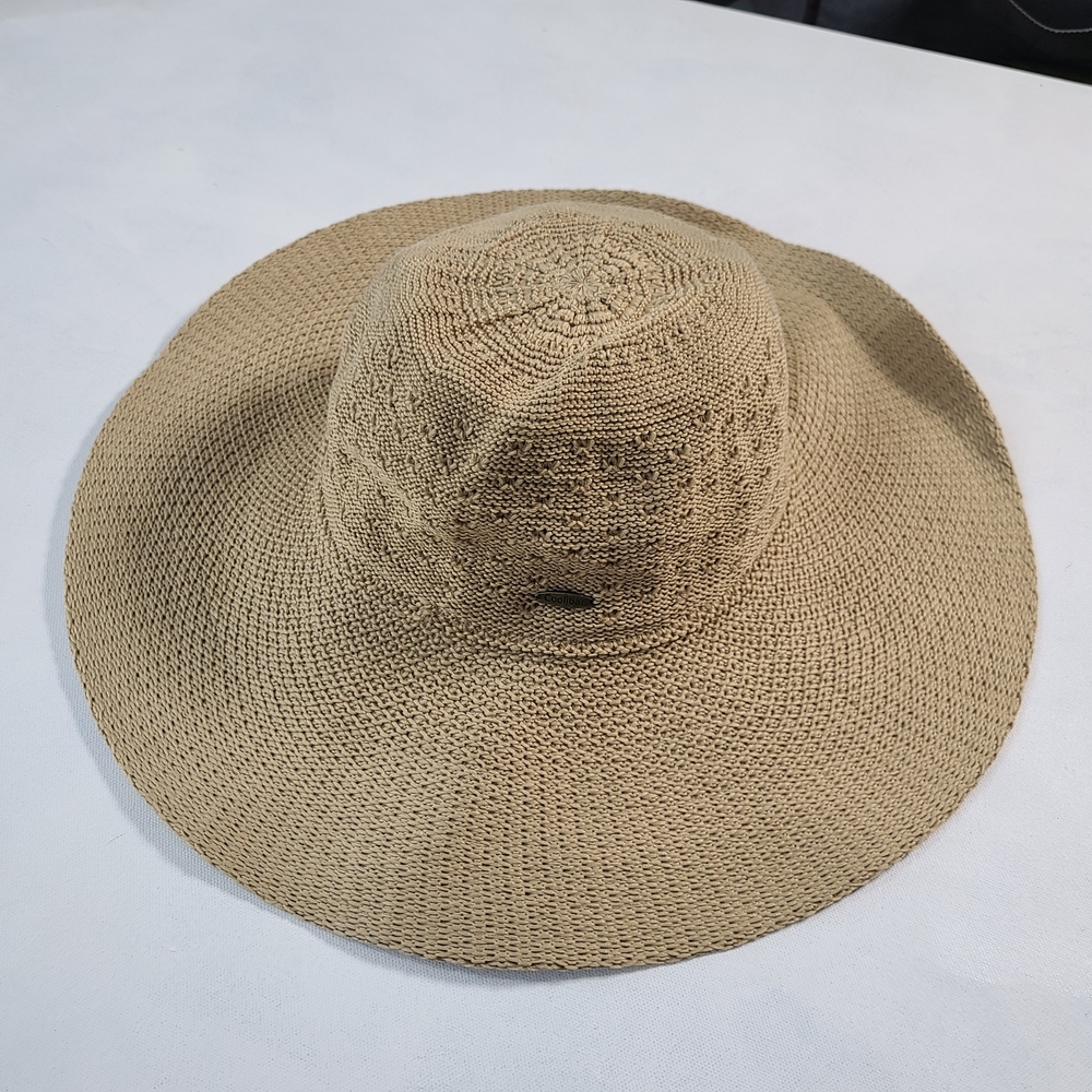 Coolibar Wide-Brim Crochet Sun Hat in Beige